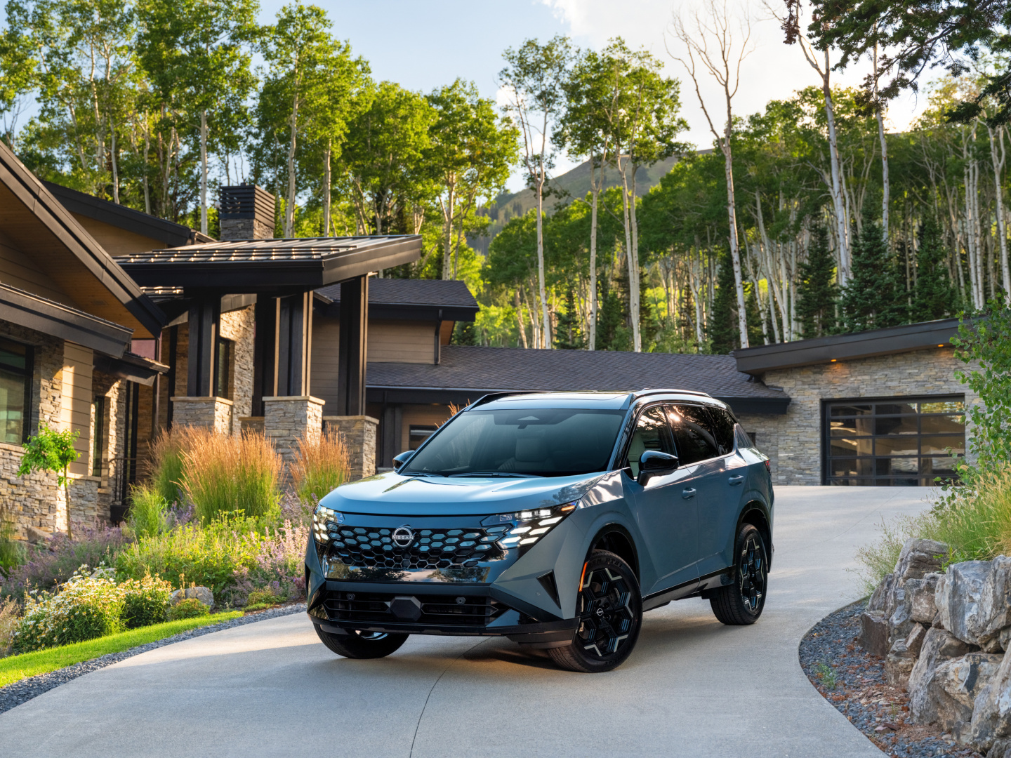 SMALL_2027 Nissan Rogue Hybrid -14